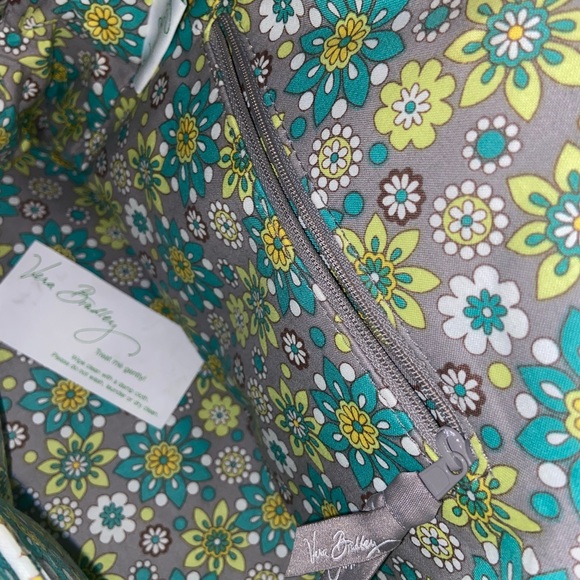 Vera Bradley | Retired Design: Eloise Bag w/Kiss Lock in English Meadow - Picture 4 of 5